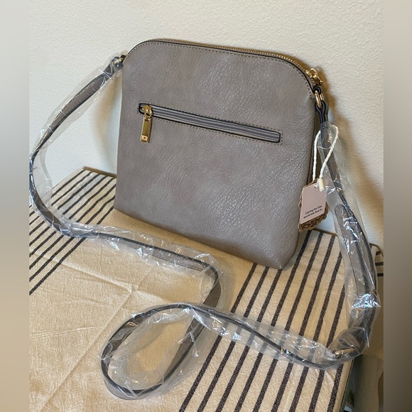 NWT Alyssa vegan crossbody purse with tassel - Picture 2 of 16